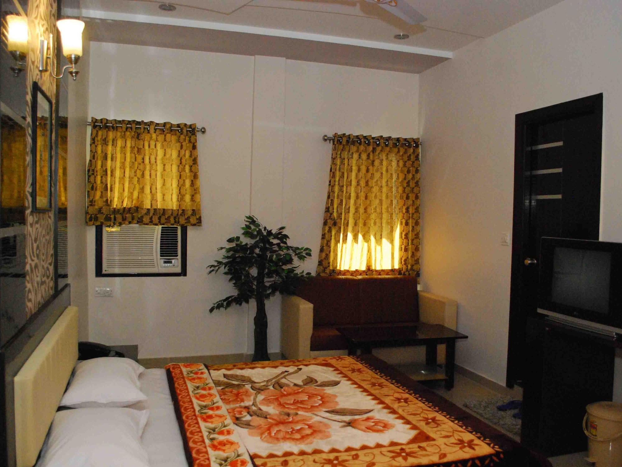Oyo Flagship 19003 Hotel Rudra Mahal Ahmedabad Extérieur photo