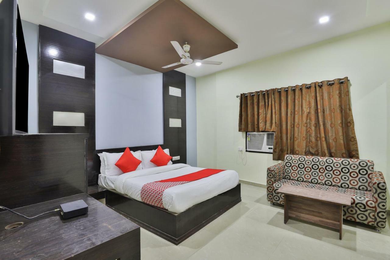 Oyo Flagship 19003 Hotel Rudra Mahal Ahmedabad Extérieur photo