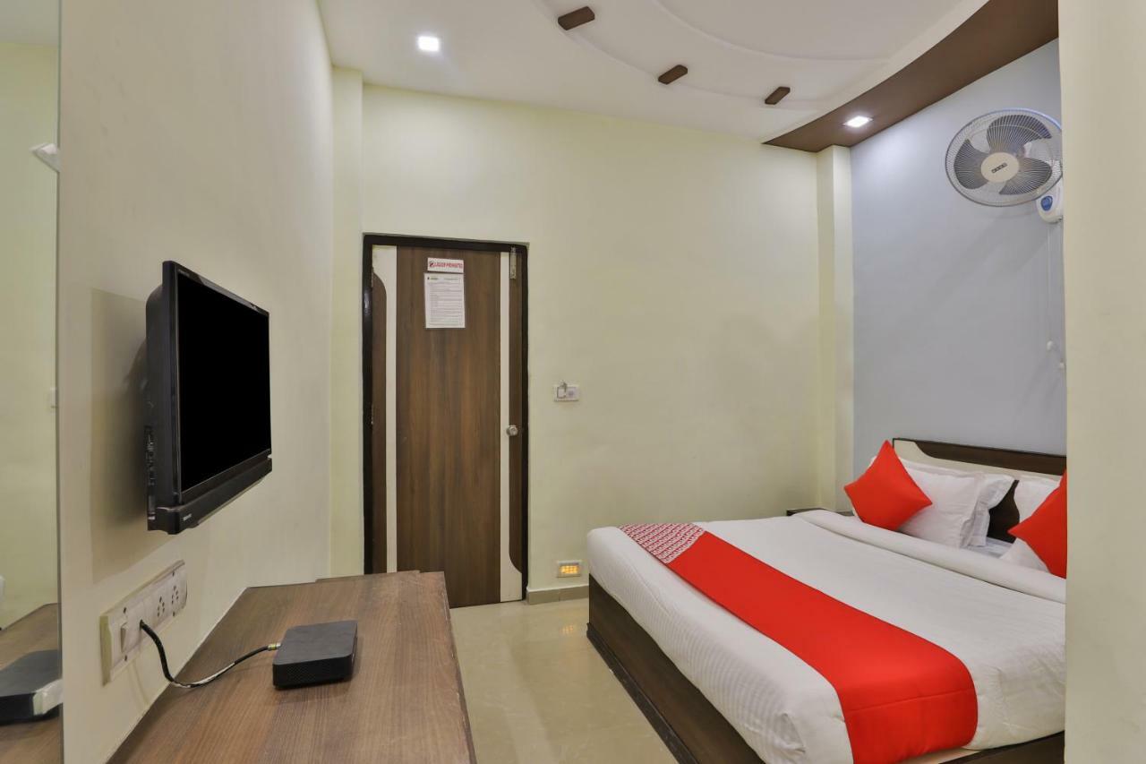 Oyo Flagship 19003 Hotel Rudra Mahal Ahmedabad Extérieur photo