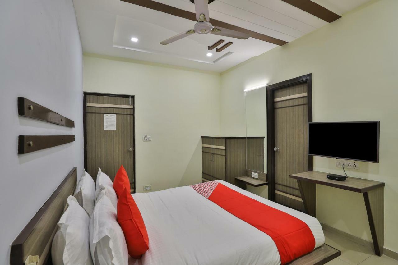 Oyo Flagship 19003 Hotel Rudra Mahal Ahmedabad Extérieur photo