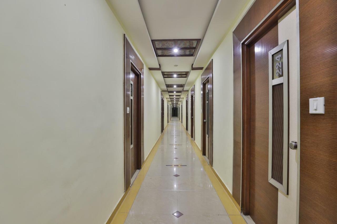 Oyo Flagship 19003 Hotel Rudra Mahal Ahmedabad Extérieur photo