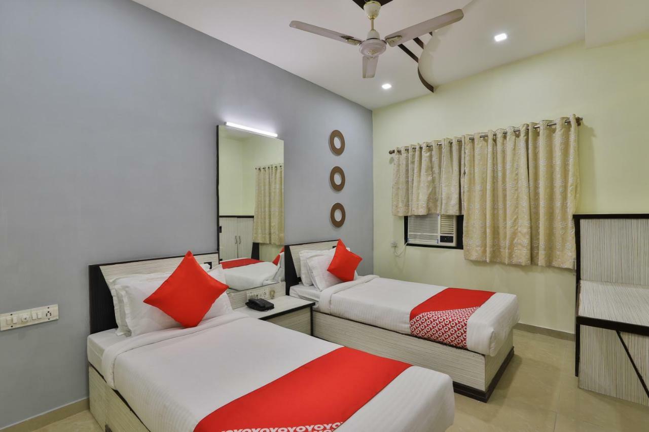 Oyo Flagship 19003 Hotel Rudra Mahal Ahmedabad Extérieur photo