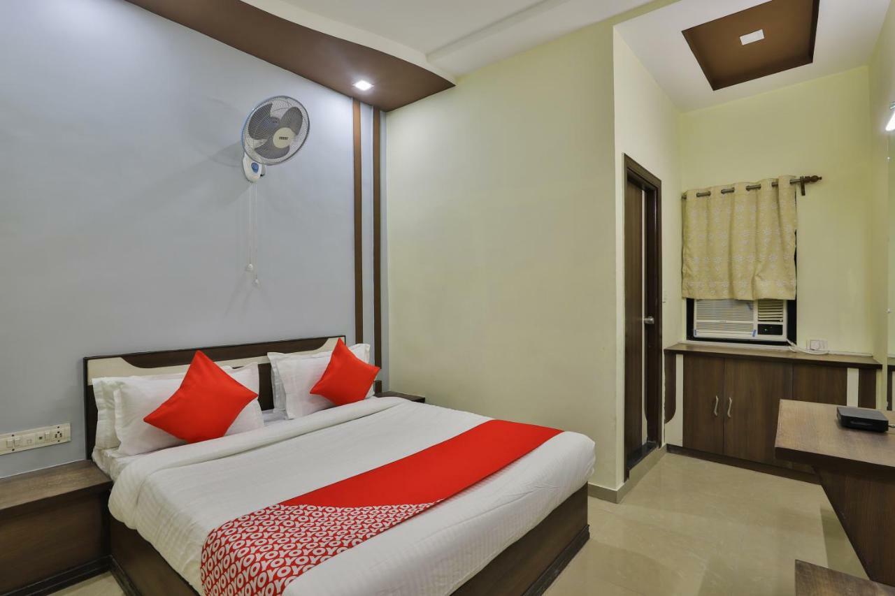 Oyo Flagship 19003 Hotel Rudra Mahal Ahmedabad Extérieur photo