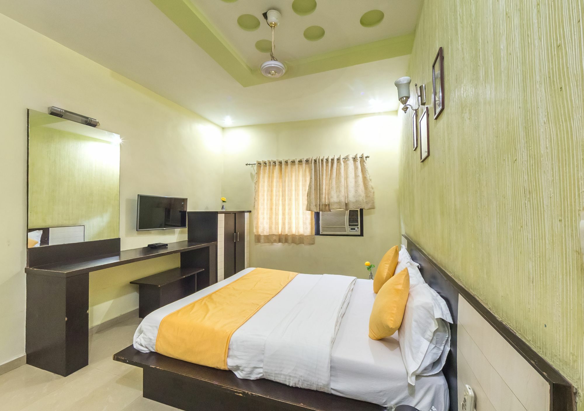 Oyo Flagship 19003 Hotel Rudra Mahal Ahmedabad Extérieur photo