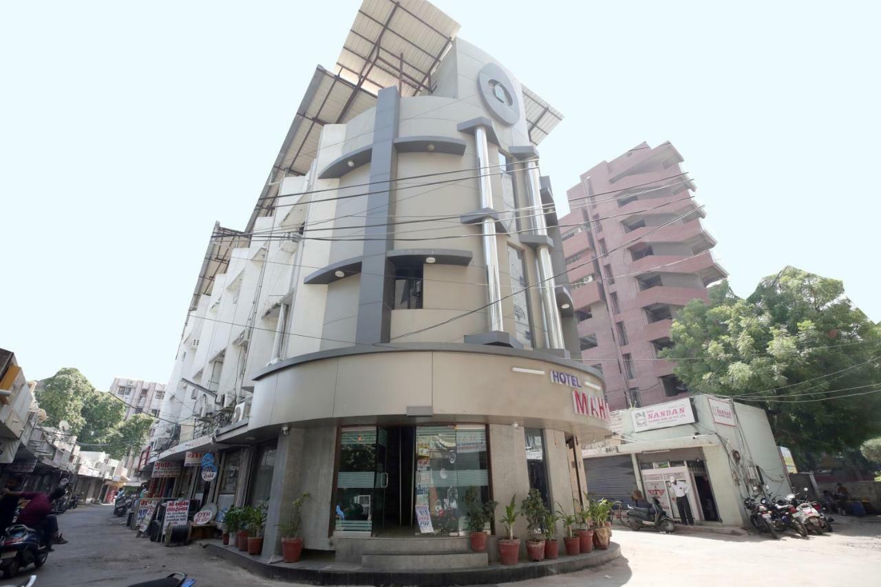 Oyo Flagship 19003 Hotel Rudra Mahal Ahmedabad Extérieur photo