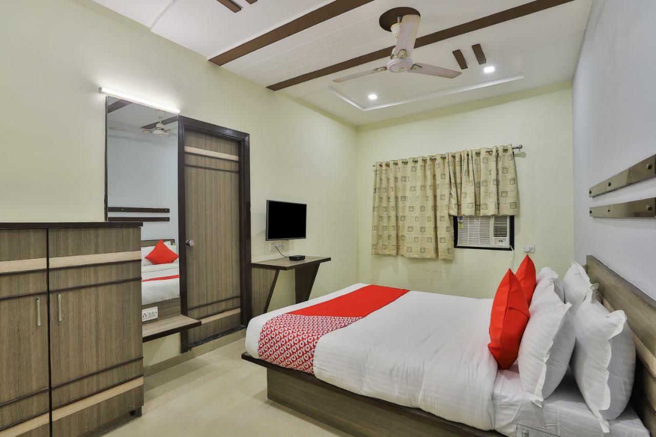 Oyo Flagship 19003 Hotel Rudra Mahal Ahmedabad Extérieur photo