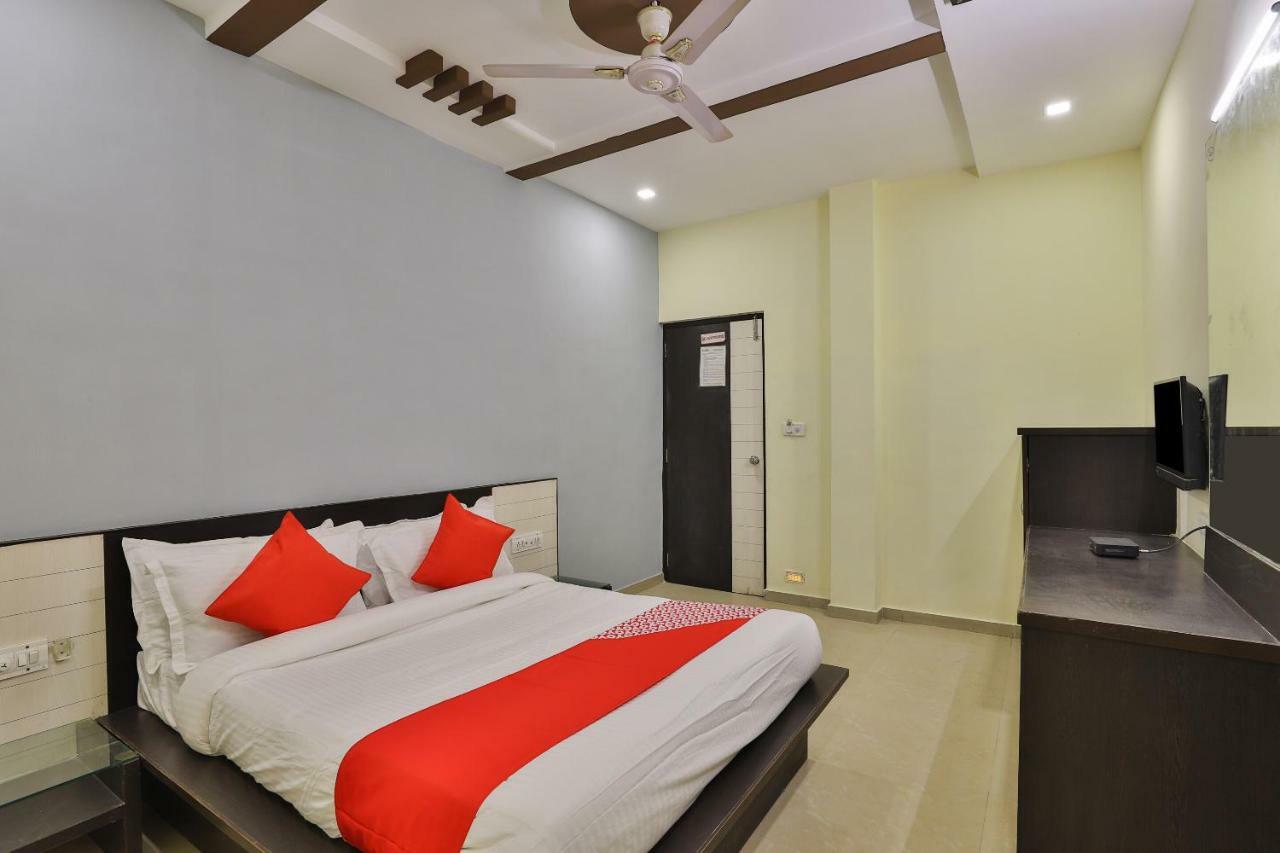 Oyo Flagship 19003 Hotel Rudra Mahal Ahmedabad Extérieur photo