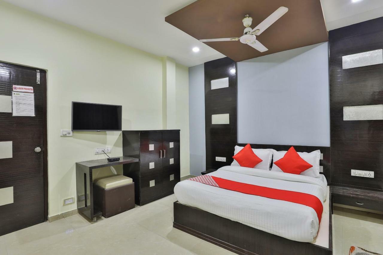 Oyo Flagship 19003 Hotel Rudra Mahal Ahmedabad Extérieur photo