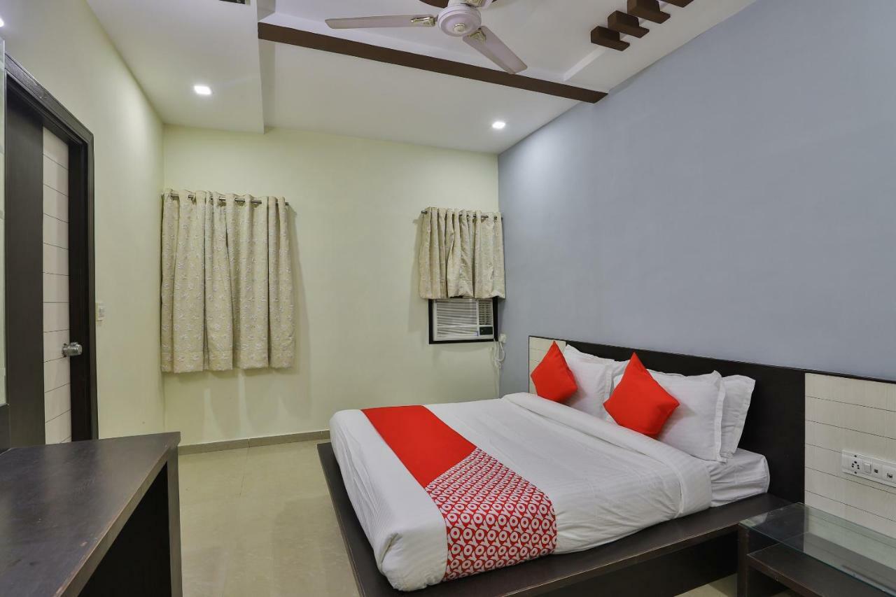 Oyo Flagship 19003 Hotel Rudra Mahal Ahmedabad Extérieur photo