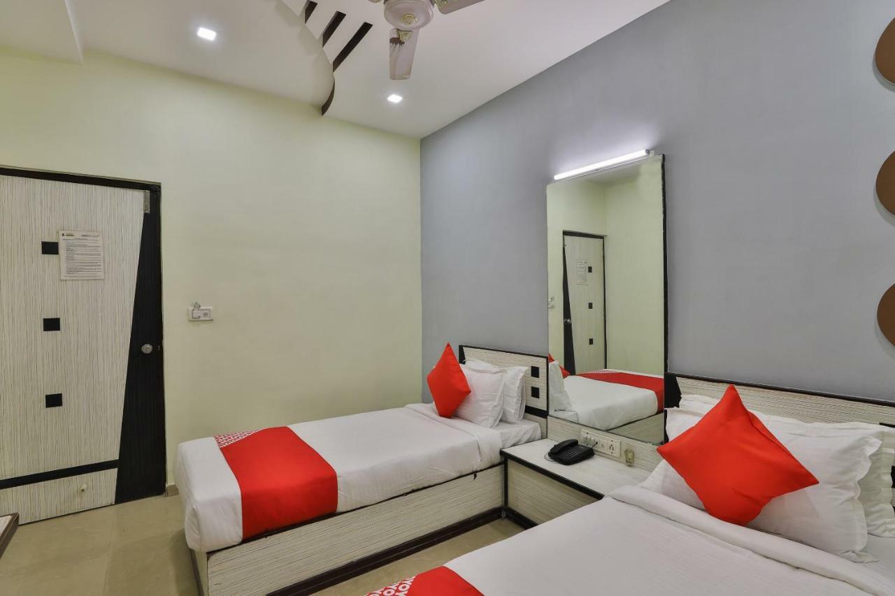 Oyo Flagship 19003 Hotel Rudra Mahal Ahmedabad Extérieur photo