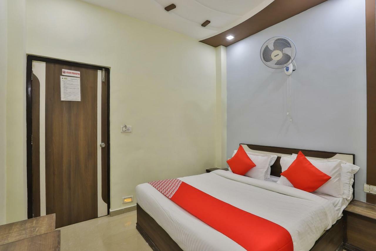 Oyo Flagship 19003 Hotel Rudra Mahal Ahmedabad Extérieur photo