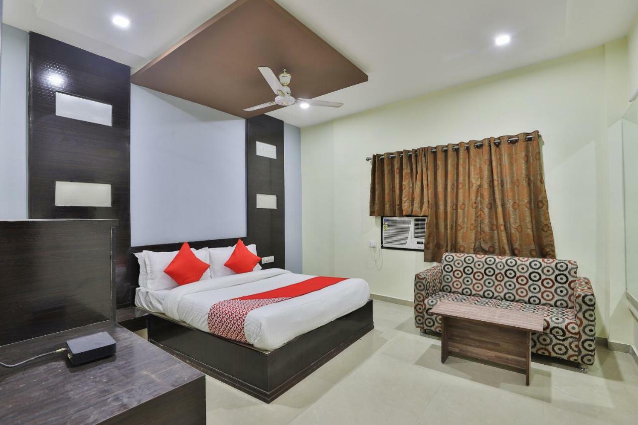 Oyo Flagship 19003 Hotel Rudra Mahal Ahmedabad Extérieur photo
