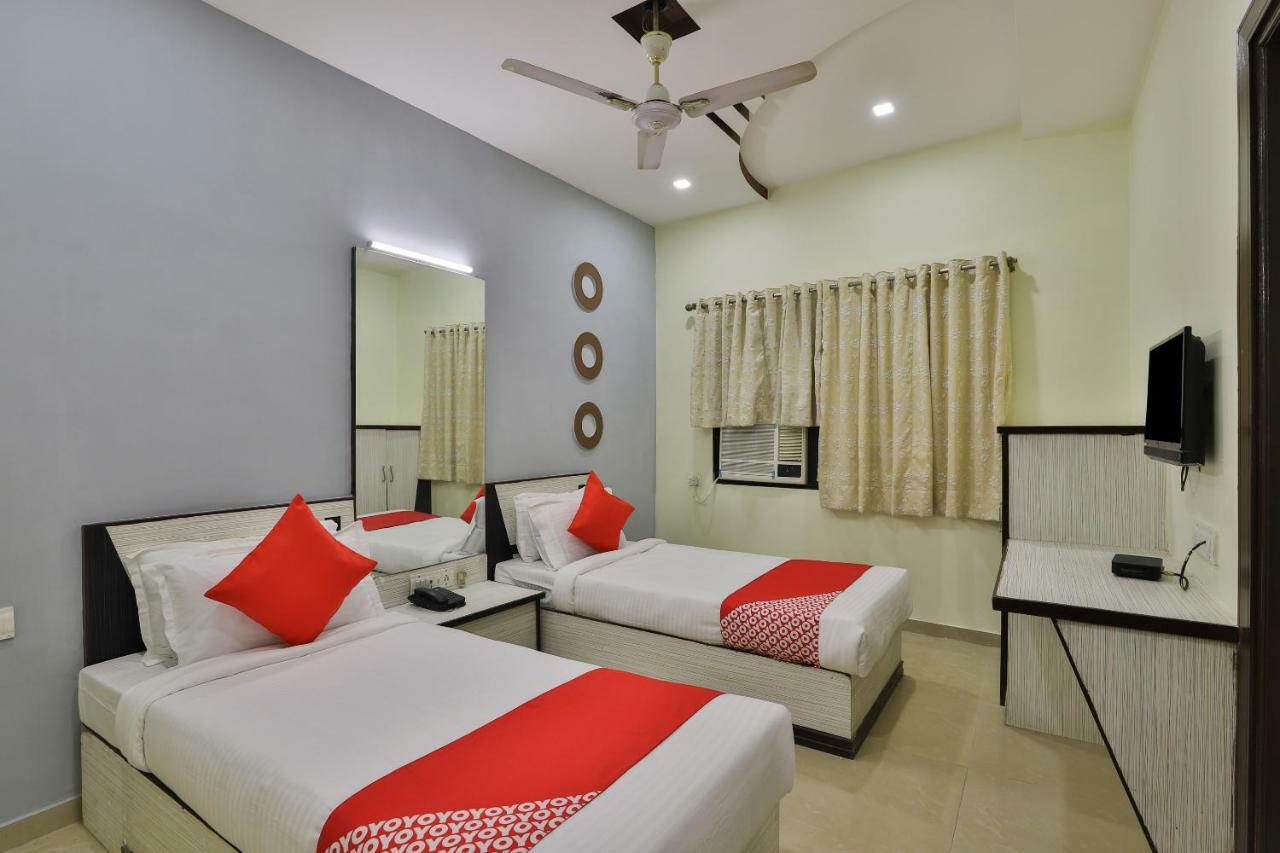 Oyo Flagship 19003 Hotel Rudra Mahal Ahmedabad Extérieur photo