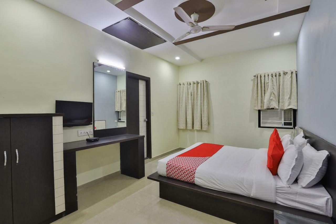 Oyo Flagship 19003 Hotel Rudra Mahal Ahmedabad Extérieur photo